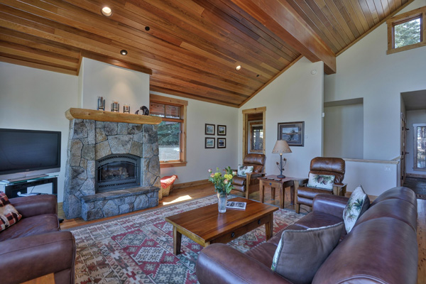 Tahoe Vacation Rentals - Lake Front House - Living Room